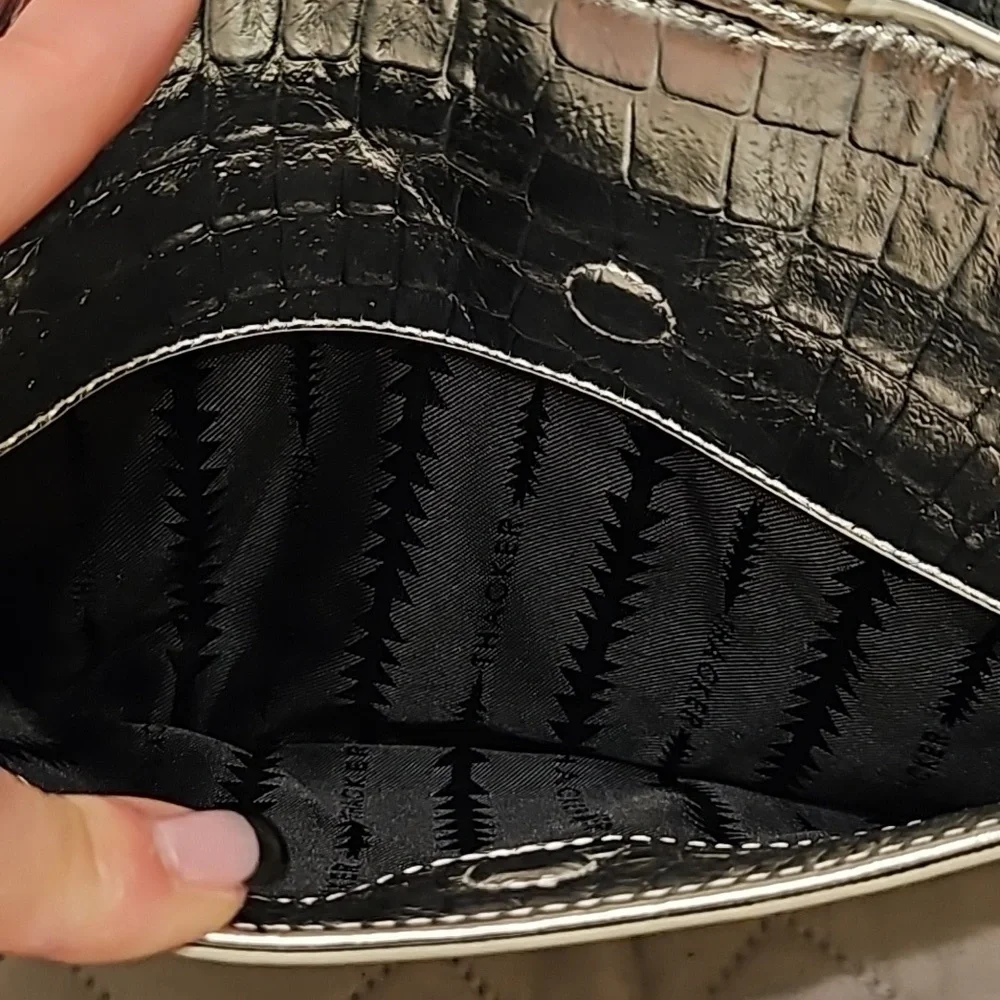 Thacker Crossbody Bag - Picture 9 of 16